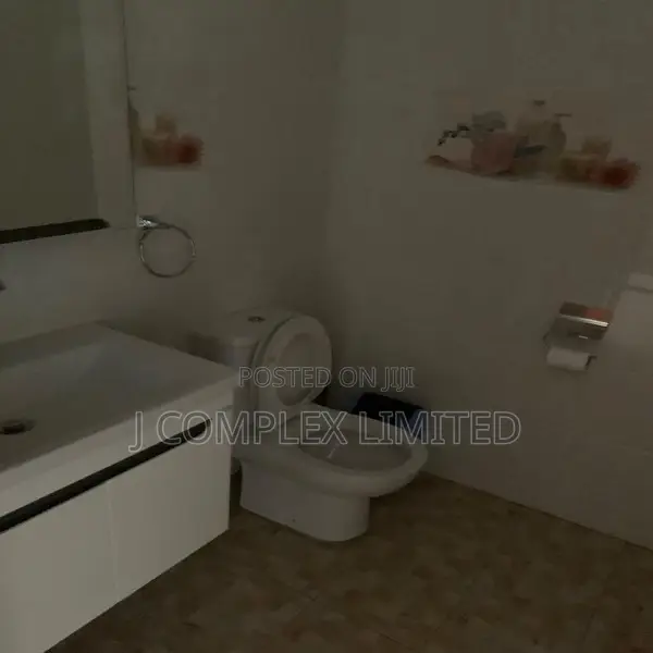 4bdrm House in Coffee Shop Area for sale
