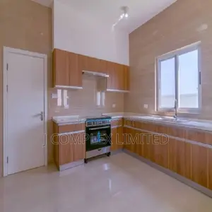 4bdrm House in Coffee Shop Area for sale