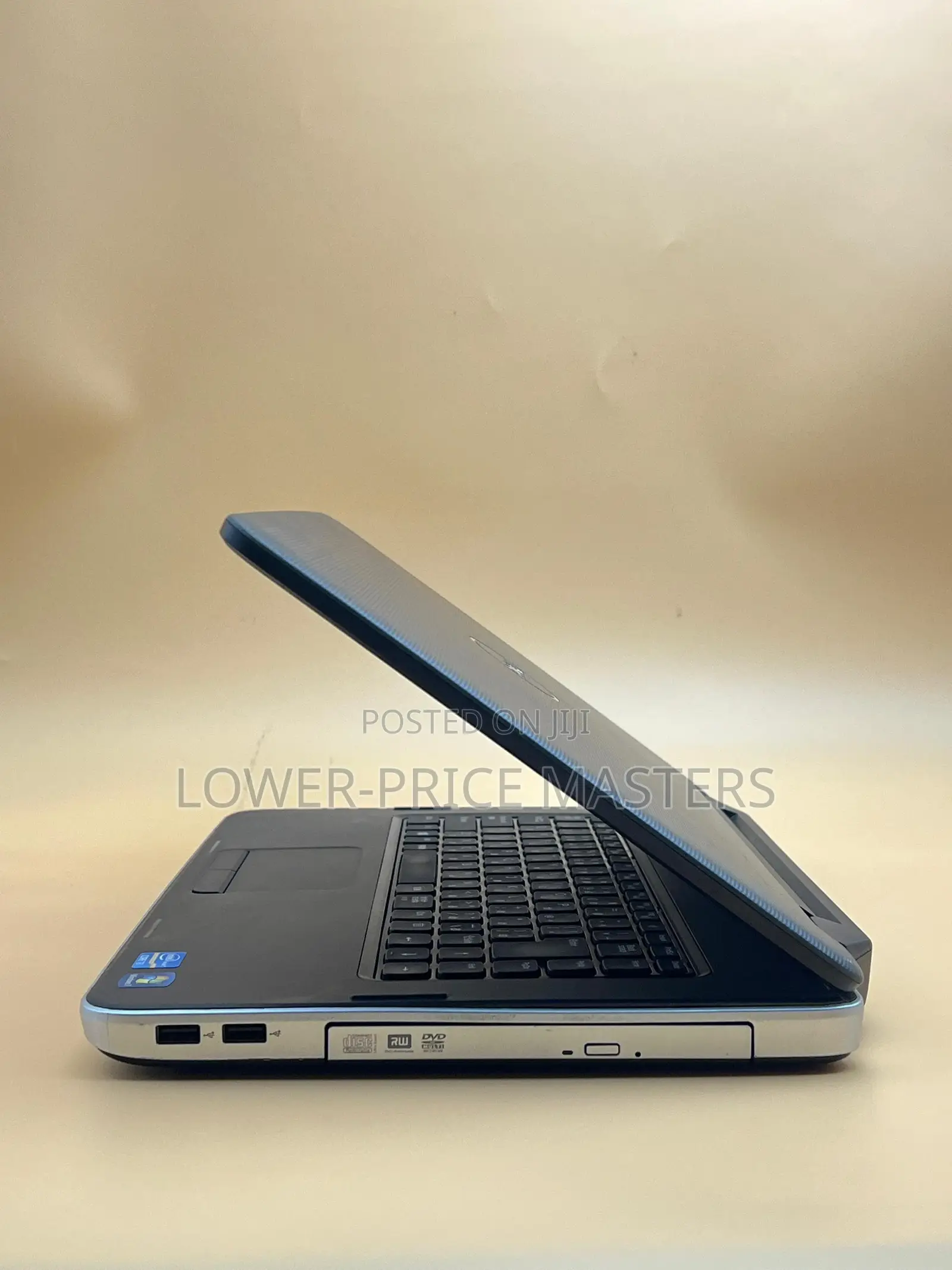 New Laptop Dell Vostro 2520 4GB Intel Core i3 HDD 500GB