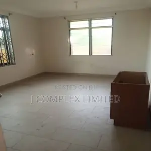 4bdrm House in Coffee Shop Area for rent