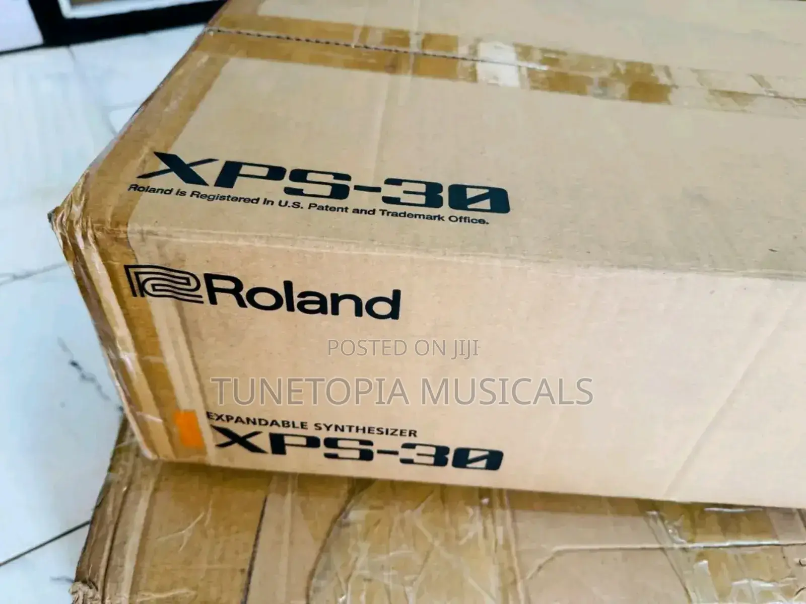Roland Xps-30 Expandable Keyboard Synthesizer.