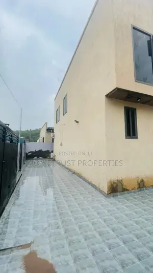 3bdrm House in Hometrust Properties, Kwabenya for rent
