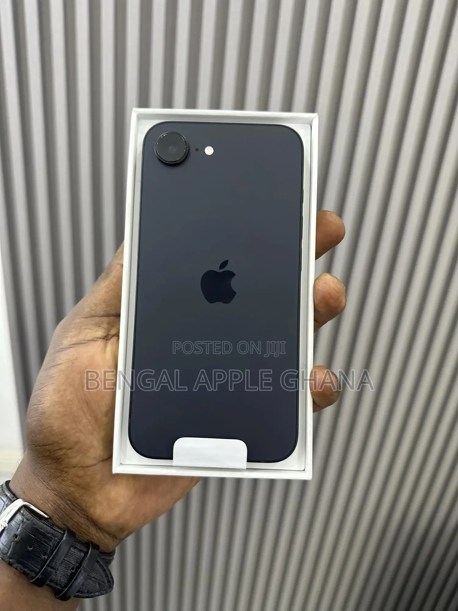 New Apple iPhone 16e 128 GB Black