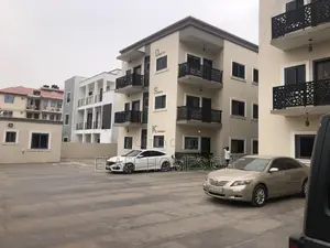 2bdrm Apartment in Elaffhomesgh, American House for rent