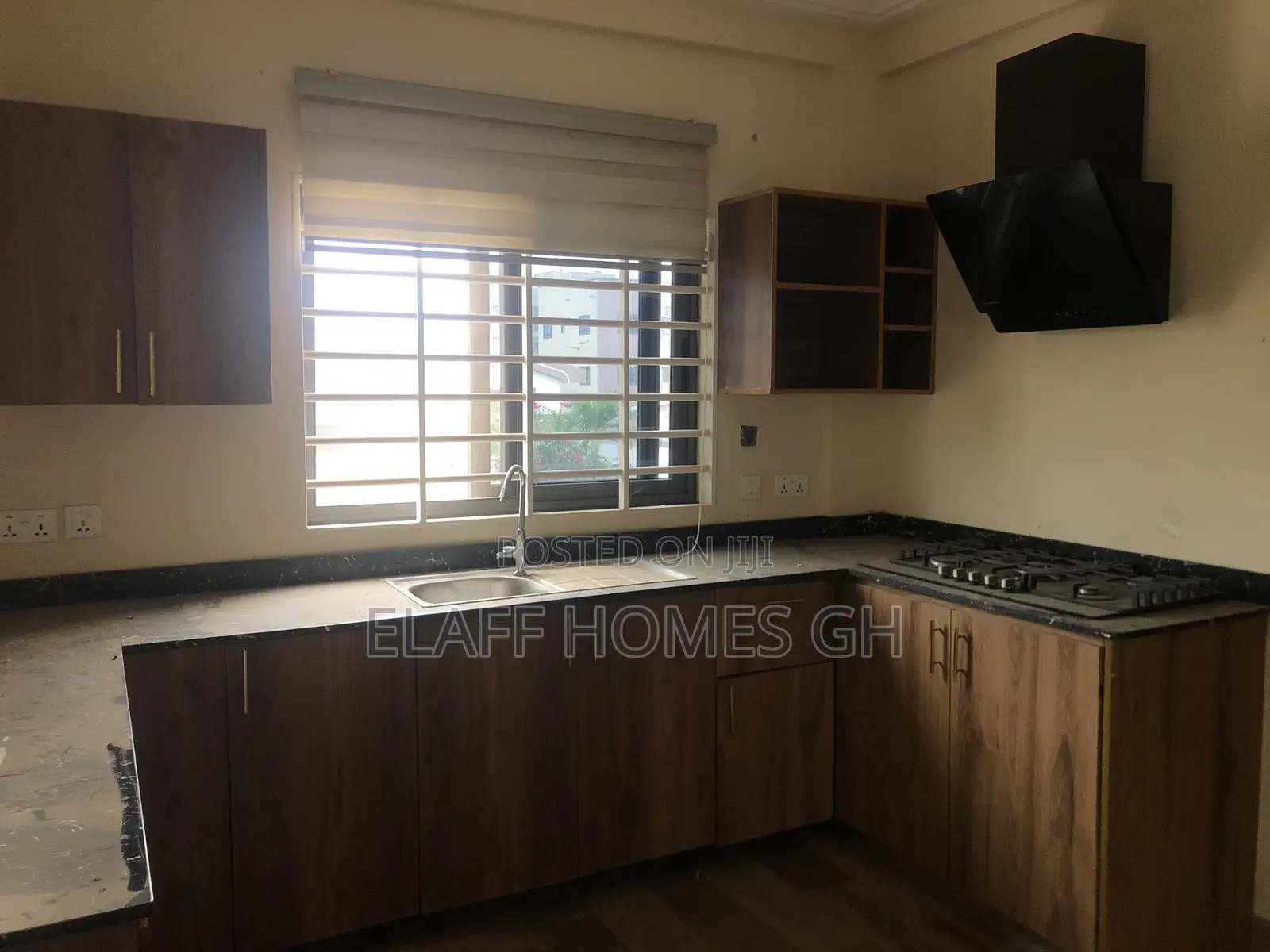 2bdrm Apartment in Elaffhomesgh, American House for rent