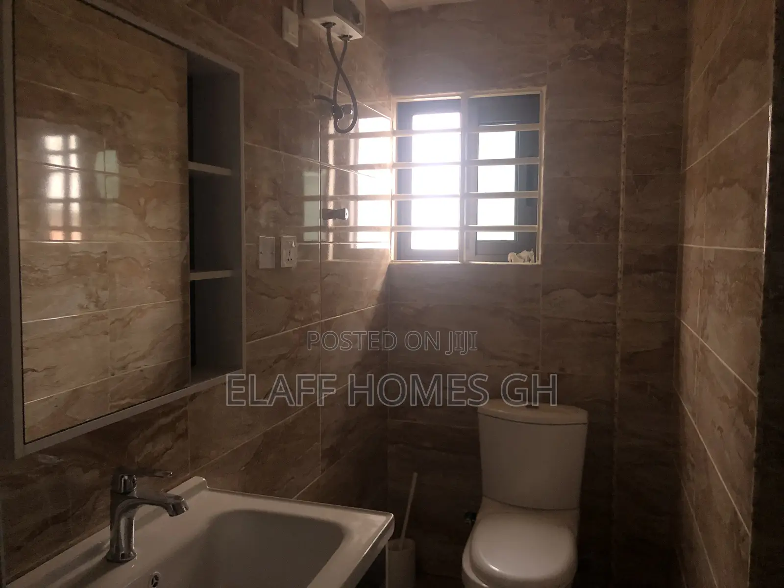 2bdrm Apartment in Elaffhomesgh, American House for rent