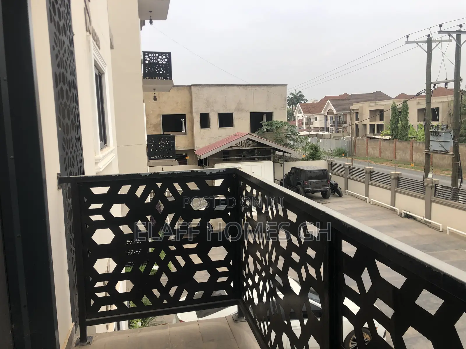 2bdrm Apartment in Elaffhomesgh, American House for rent