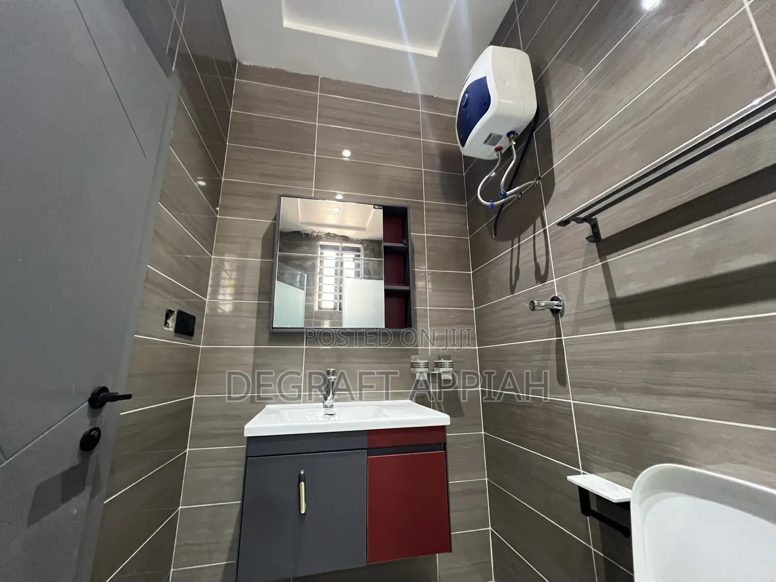 5bdrm House in Santasi Brofoyedru, Kumasi Metropolitan for sale