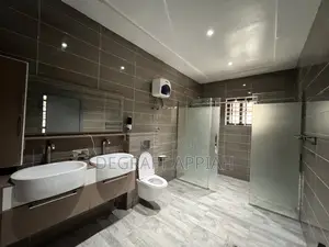 5bdrm House in Santasi Brofoyedru, Kumasi Metropolitan for sale