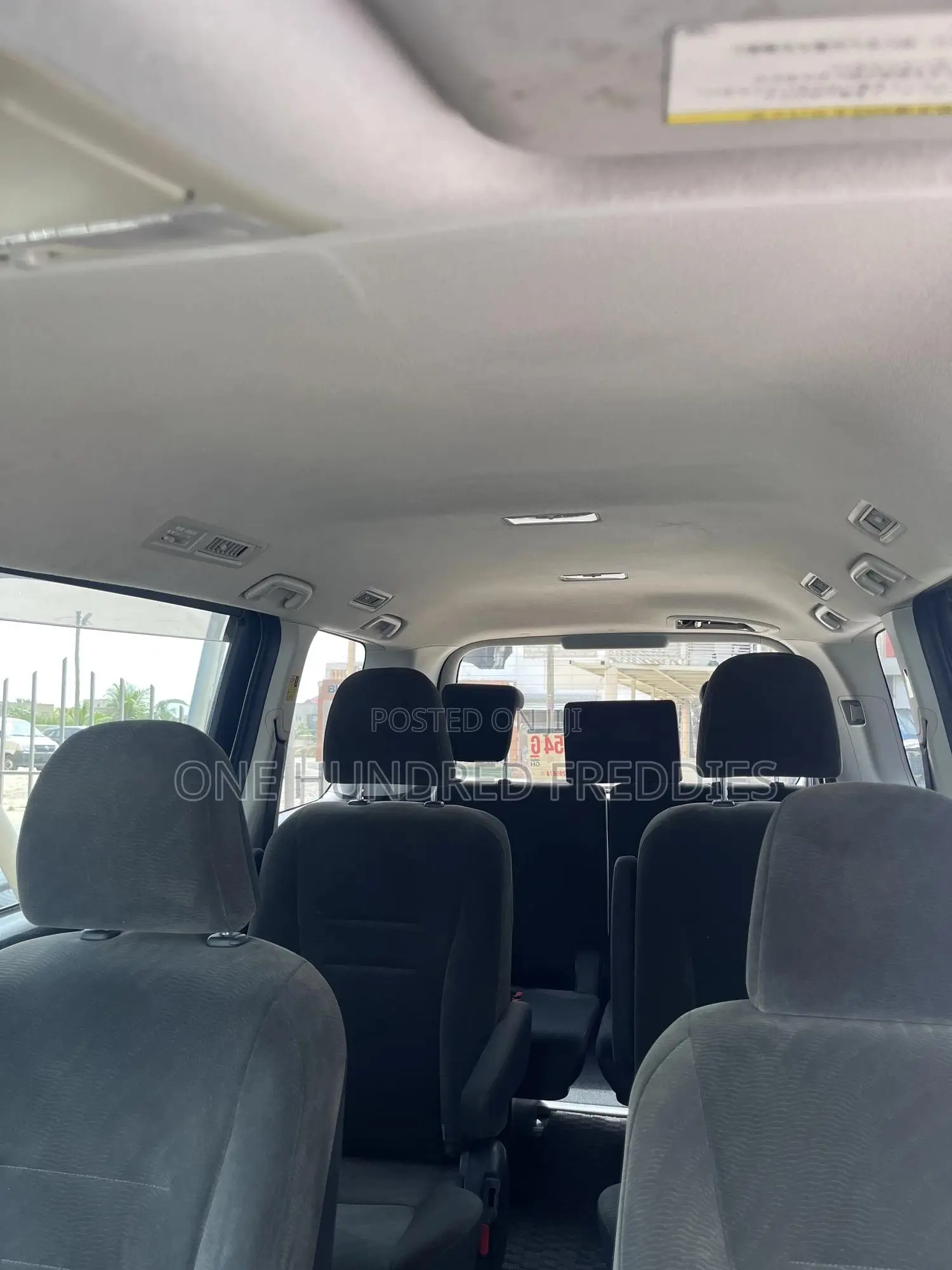 Toyota Voxy 2010 Silver