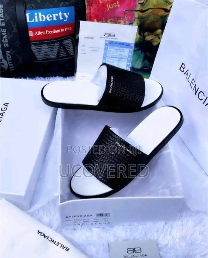 Quality Branded Men’S Slippers