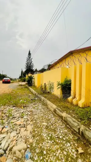 5bdrm Block of Flats in Home Trust, Ablekuma for sale