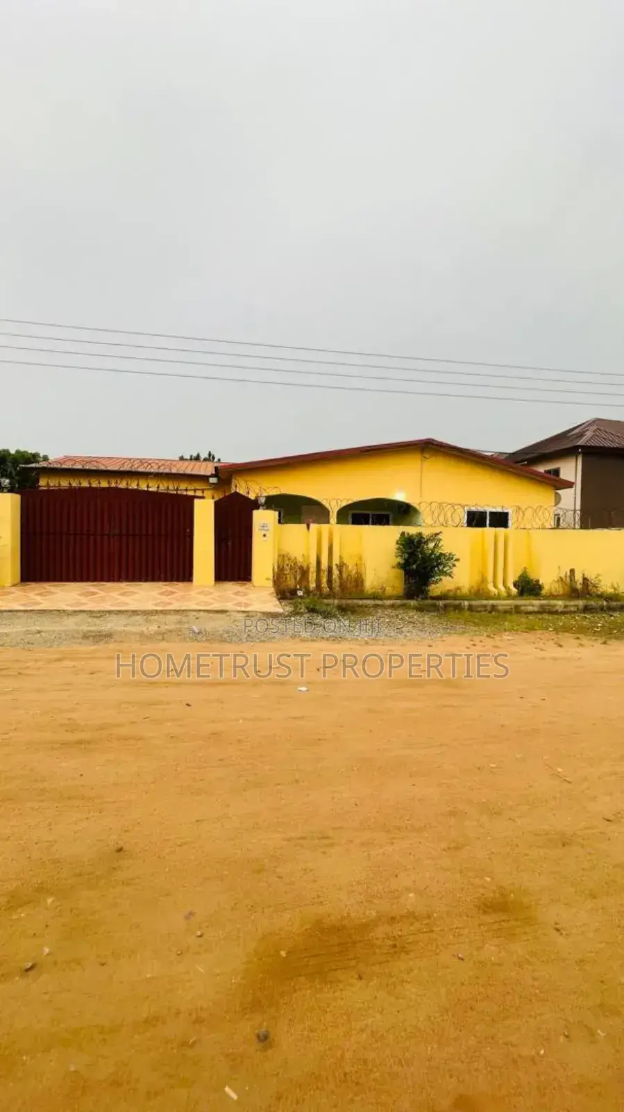 5bdrm Block of Flats in Home Trust, Ablekuma for sale
