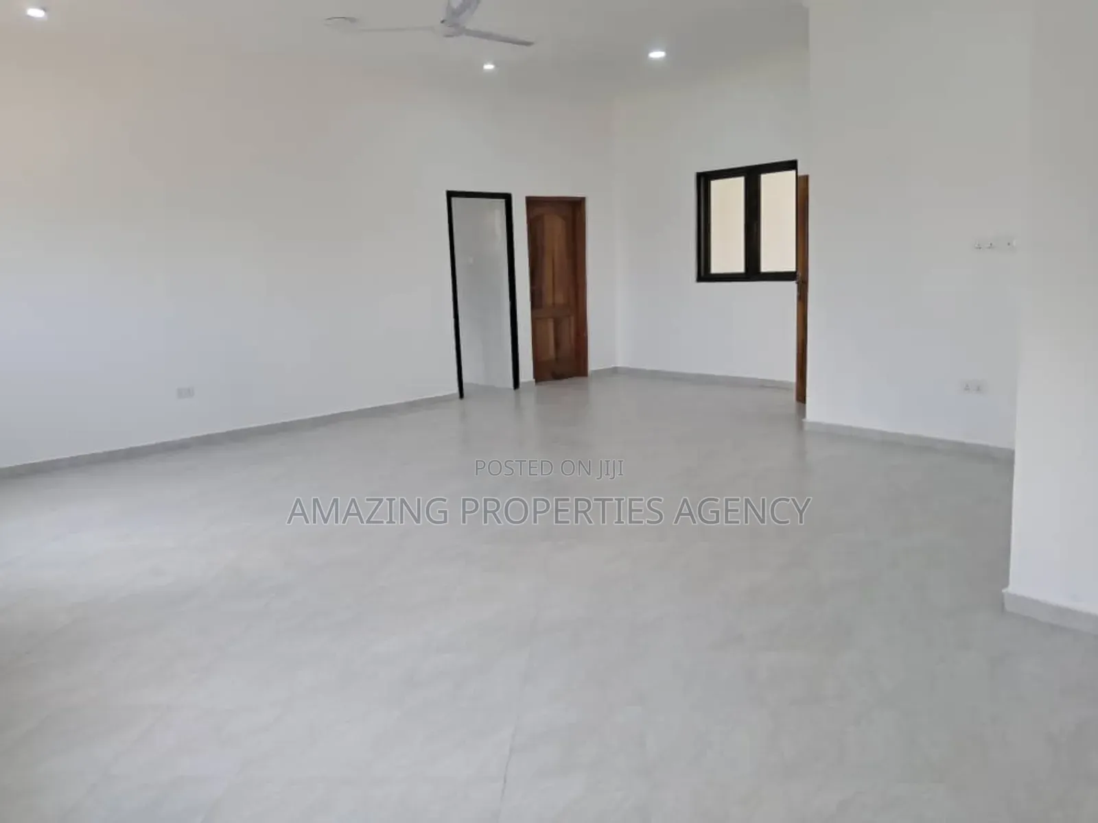 5bdrm House in Spintex Road, Baatsona Total for sale