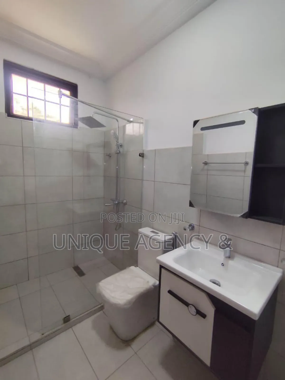 4bdrm Duplex in Spintex for sale