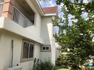 4bdrm Mansion in Osu, Oxford Street for rent