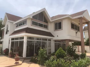 4bdrm Mansion in Osu, Oxford Street for rent