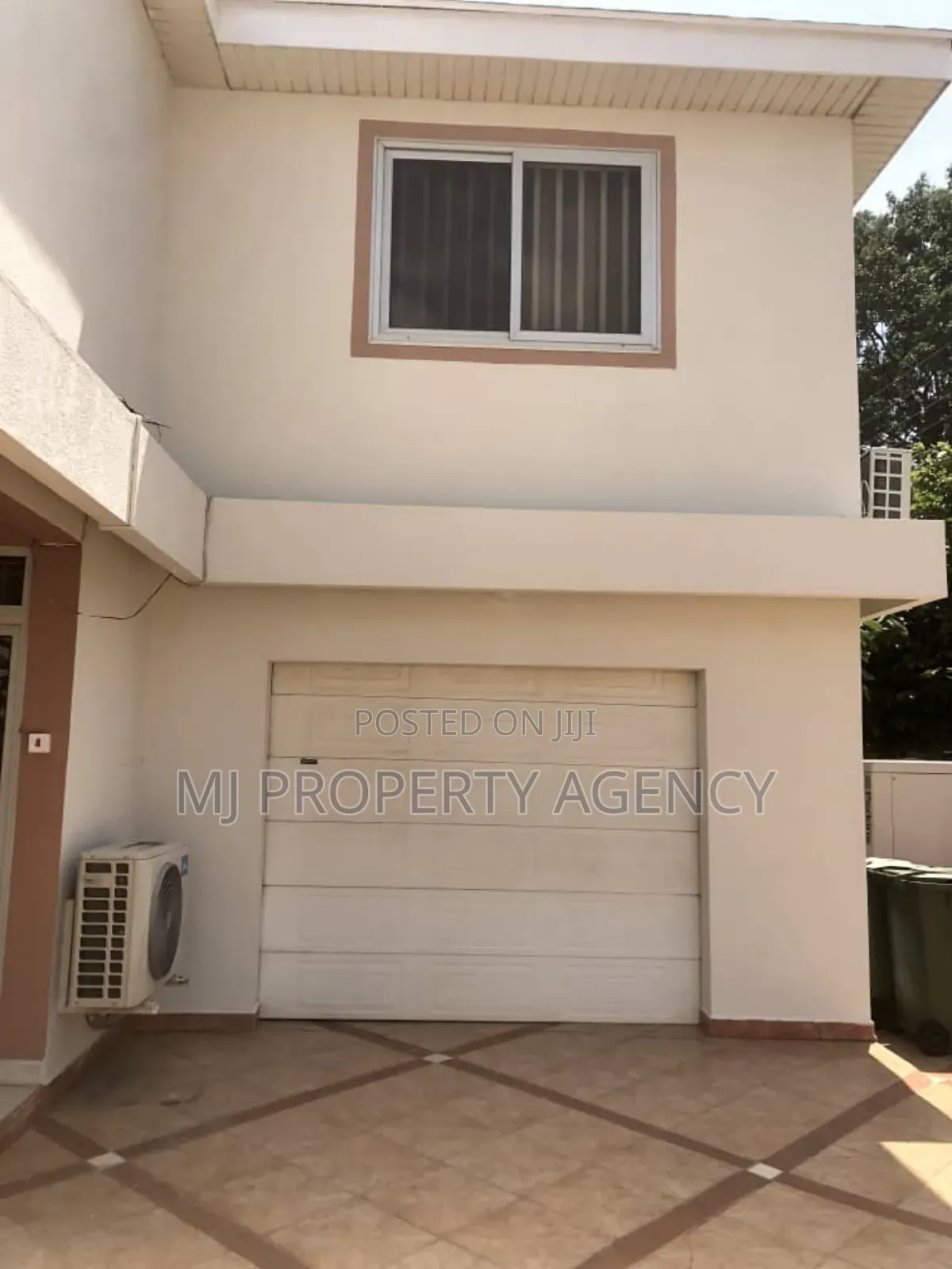 4bdrm Mansion in Osu, Oxford Street for rent