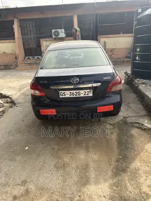 Toyota Yaris 2012 Blue