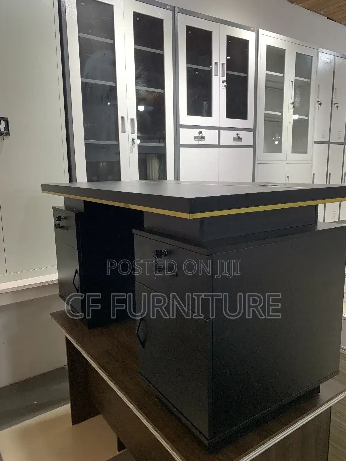 Modern Luxurious Executive Office Desk