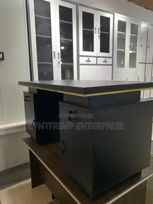 Modern Luxurious Executive Office Desk