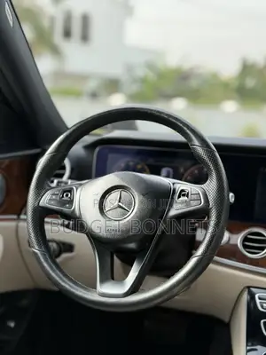 Mercedes-Benz E300 2018 Blue