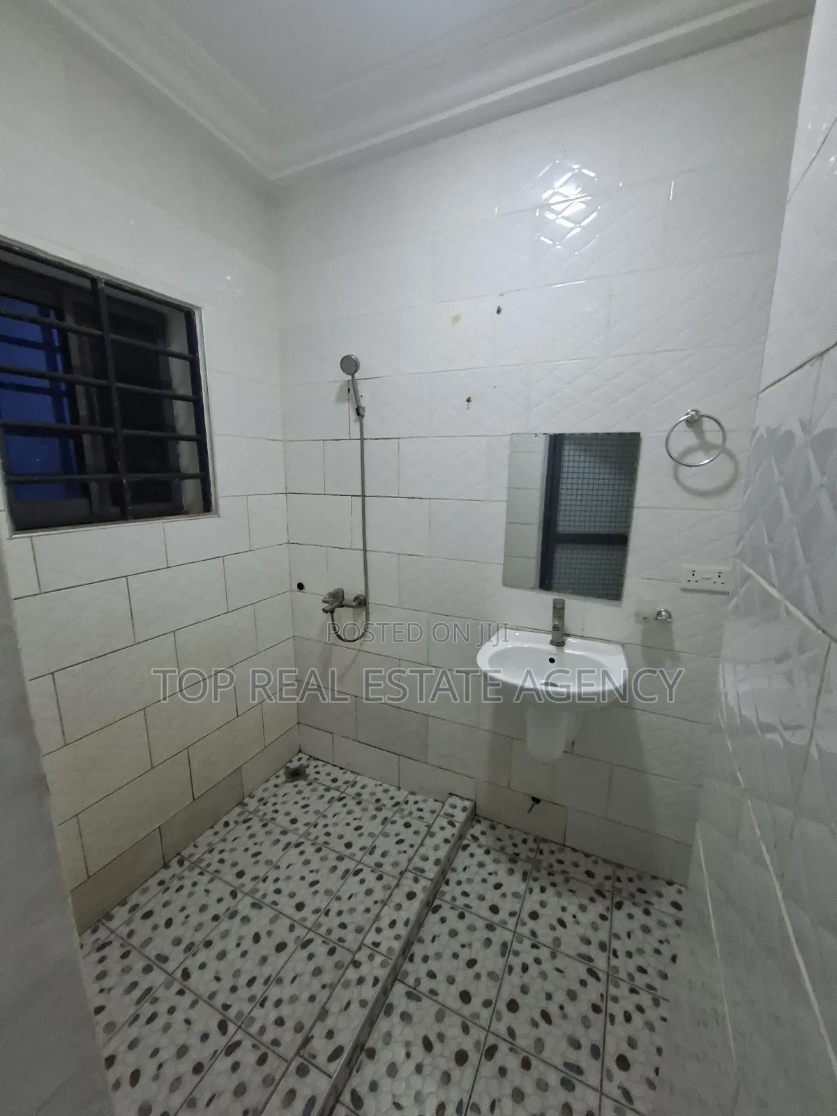1bdrm Apartment in Kwabenya . for rent