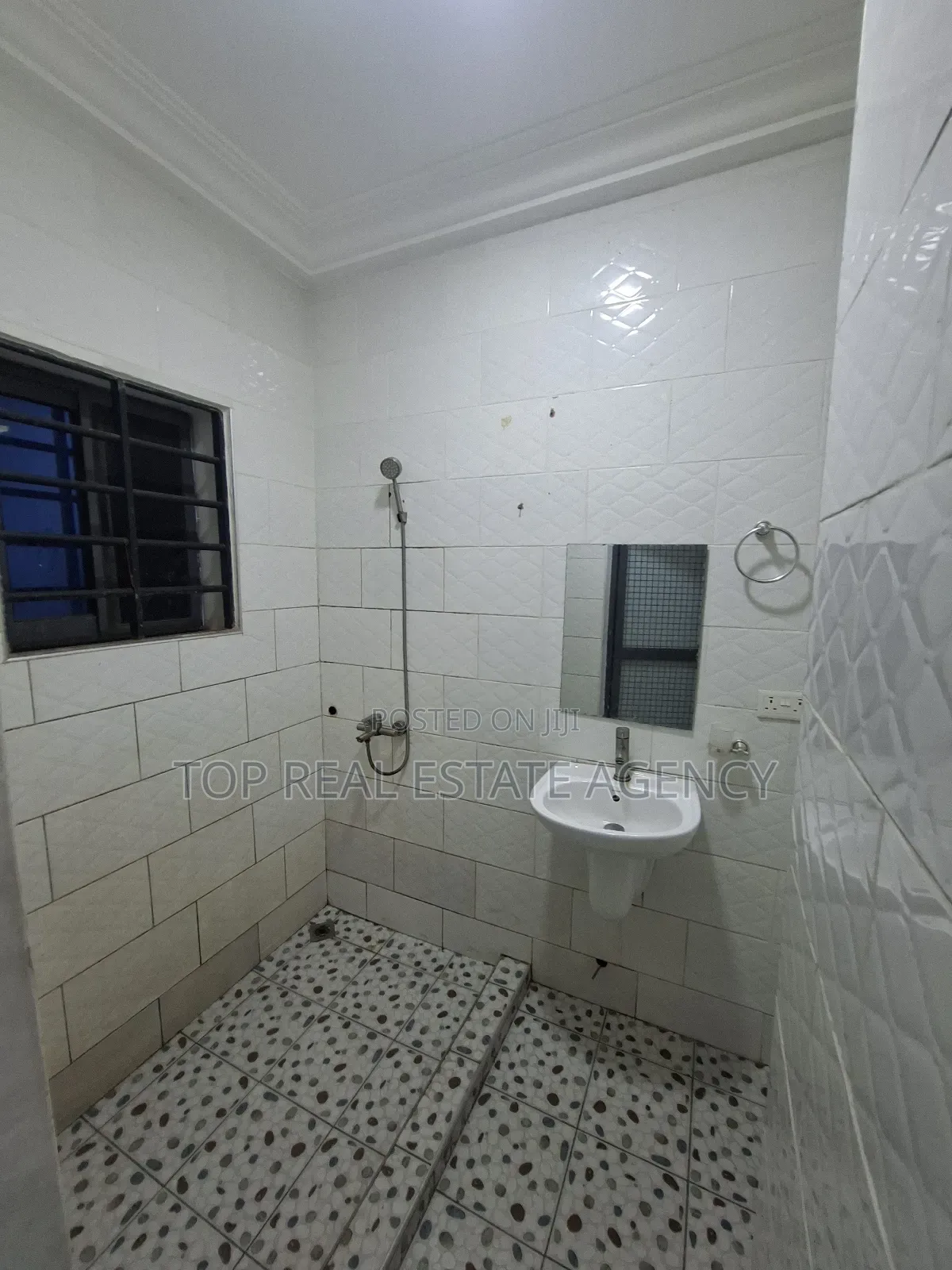 1bdrm Apartment in Kwabenya . for rent