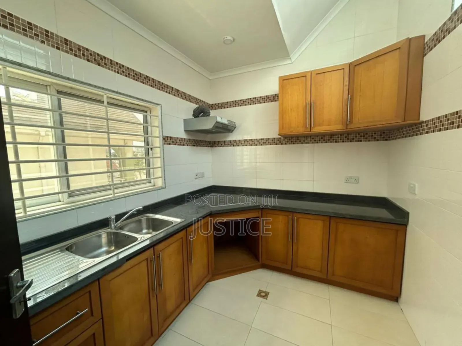 8bdrm Villa in Cantonments, US Embassy Area for rent