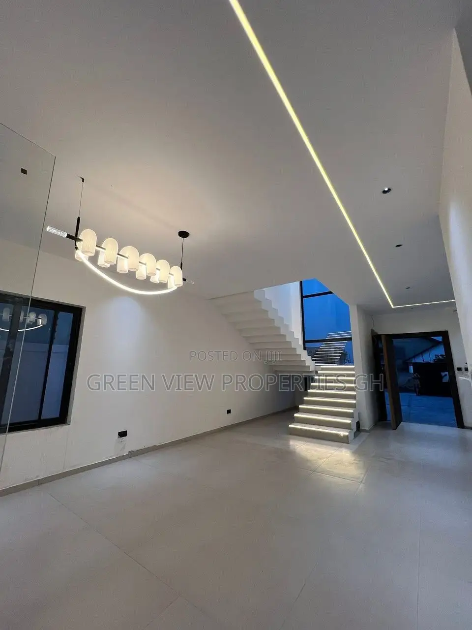 4bdrm Duplex in East Legon for sale