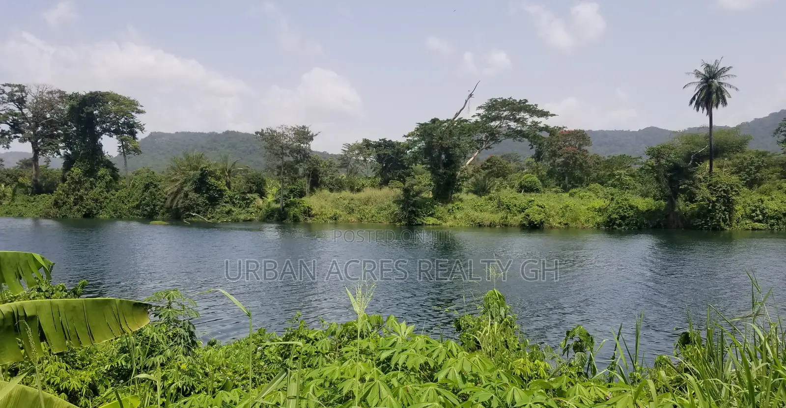 E/R, Akosombo (Atimpoku) _ 18 Plots Island on Volta River