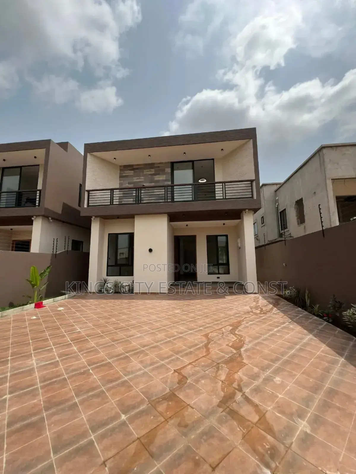 4bdrm House in Mall, Oyarifa for sale