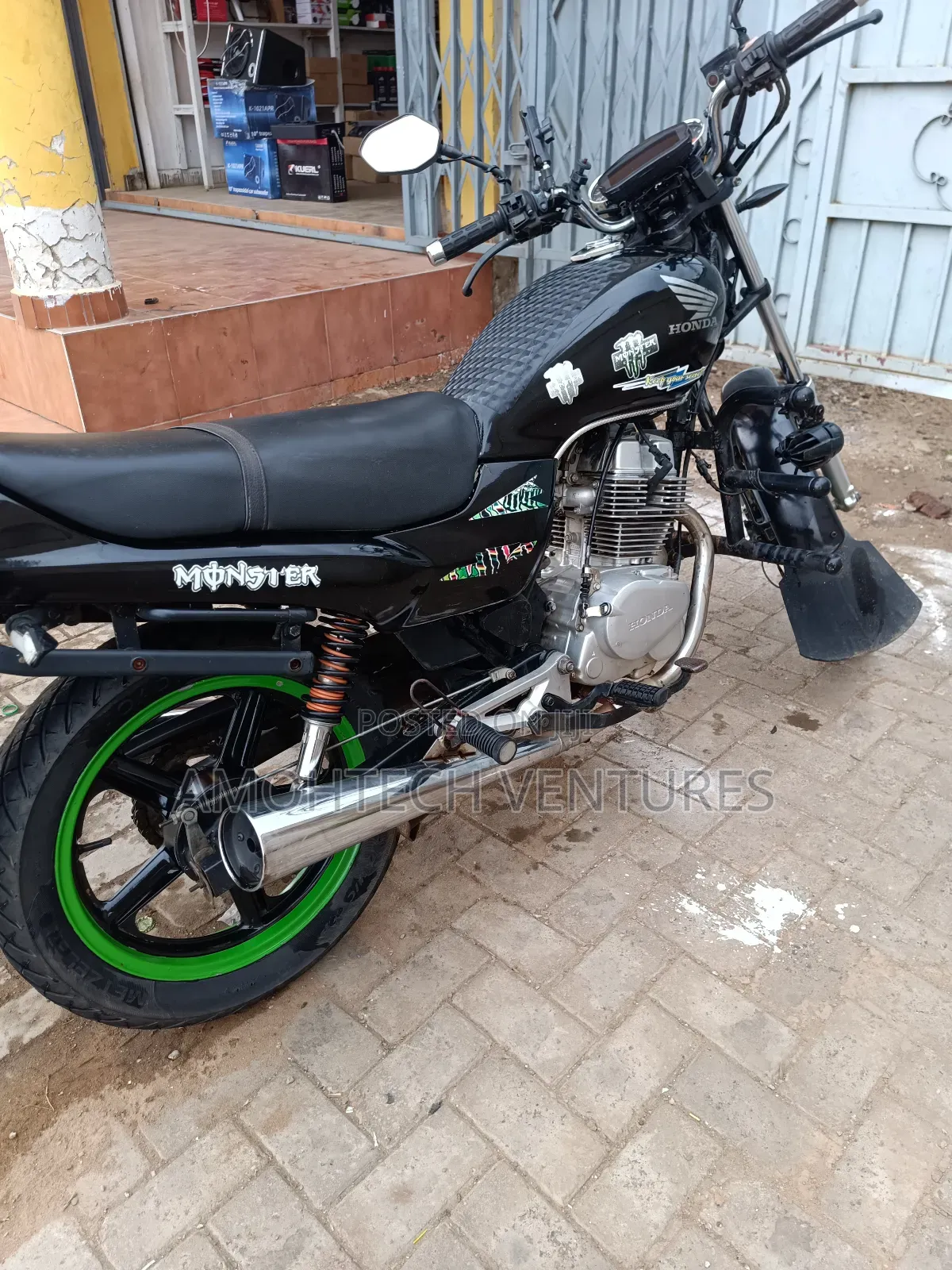 Honda CB 2005 Black