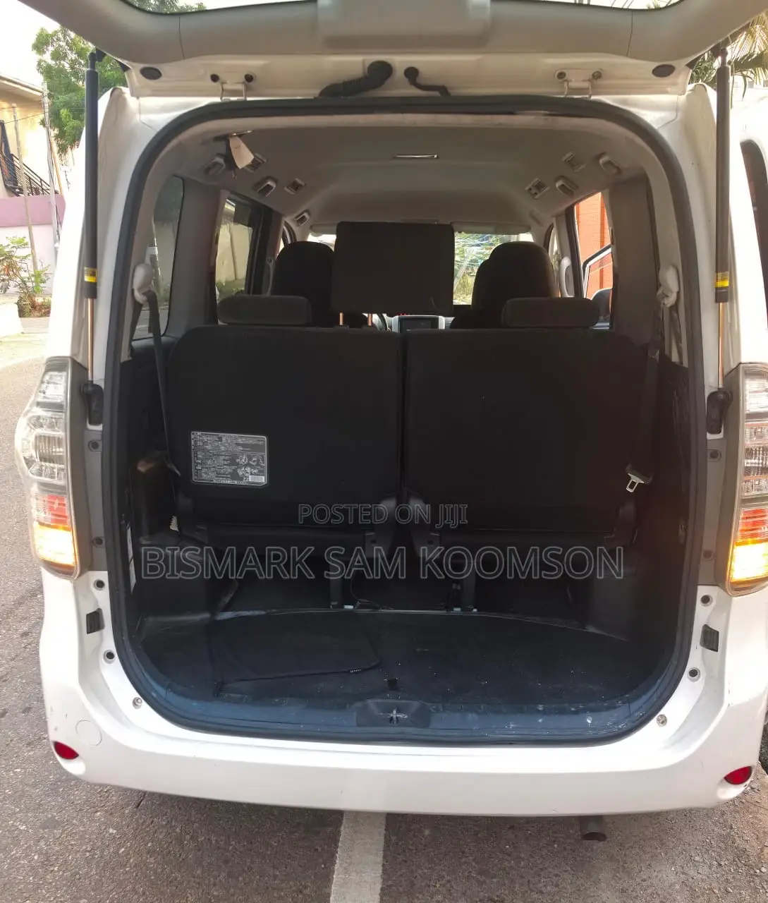 Toyota Voxy 2012 White