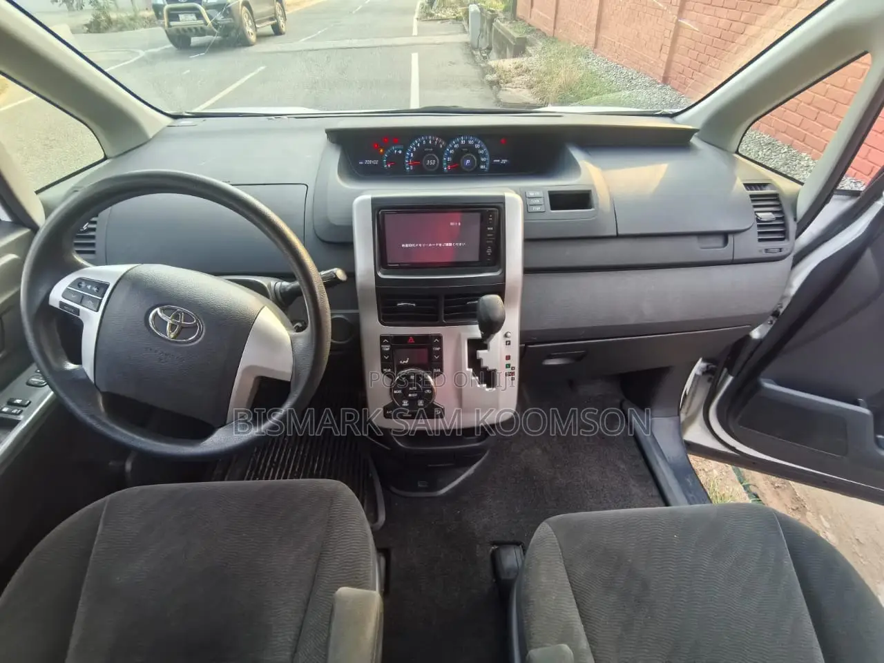 Toyota Voxy 2012 White