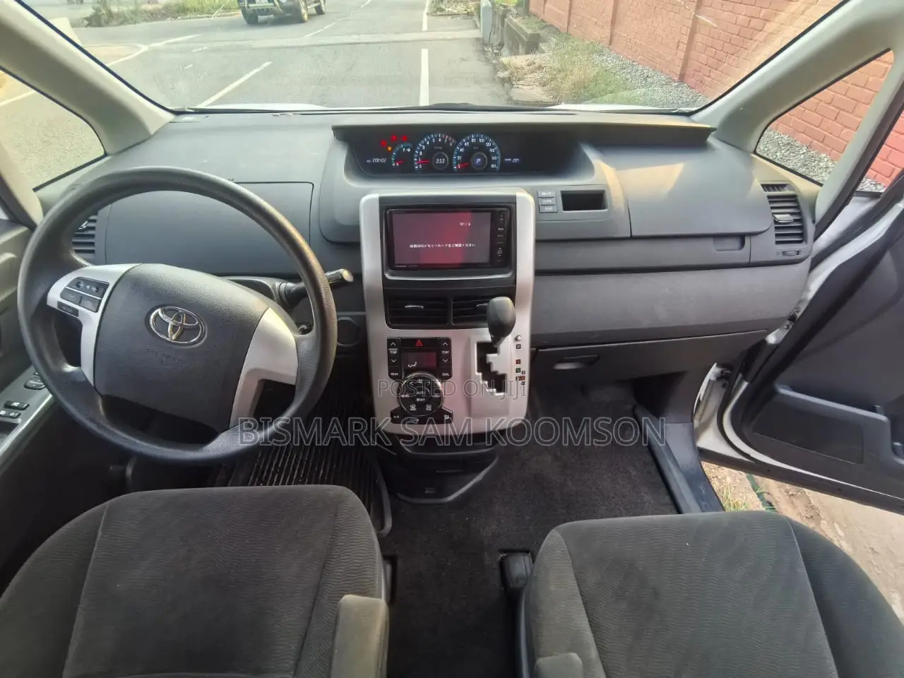 Toyota Voxy 2012 White