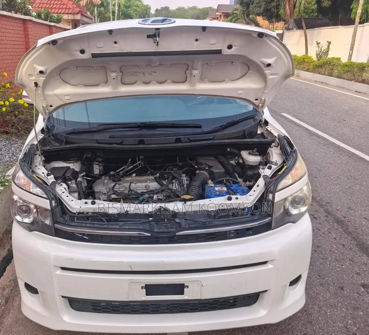 Toyota Voxy 2012 White