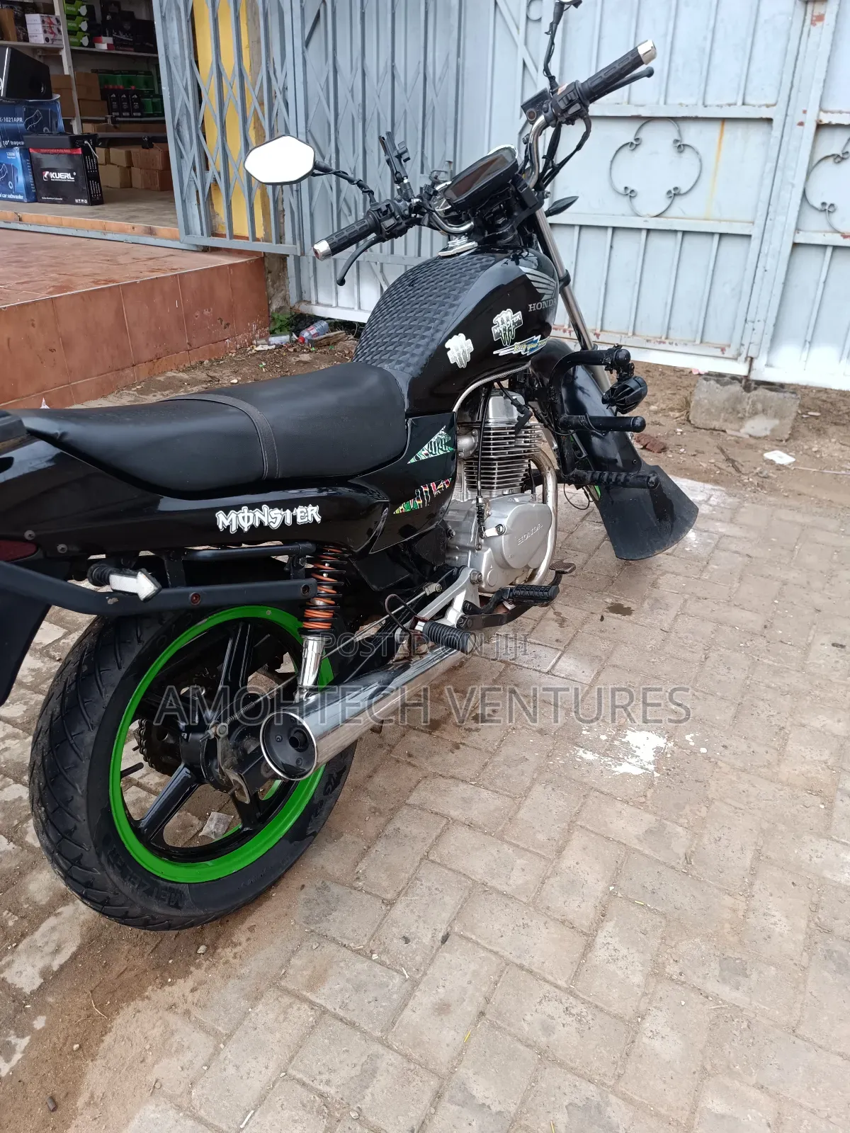 Honda CB 2006 Black