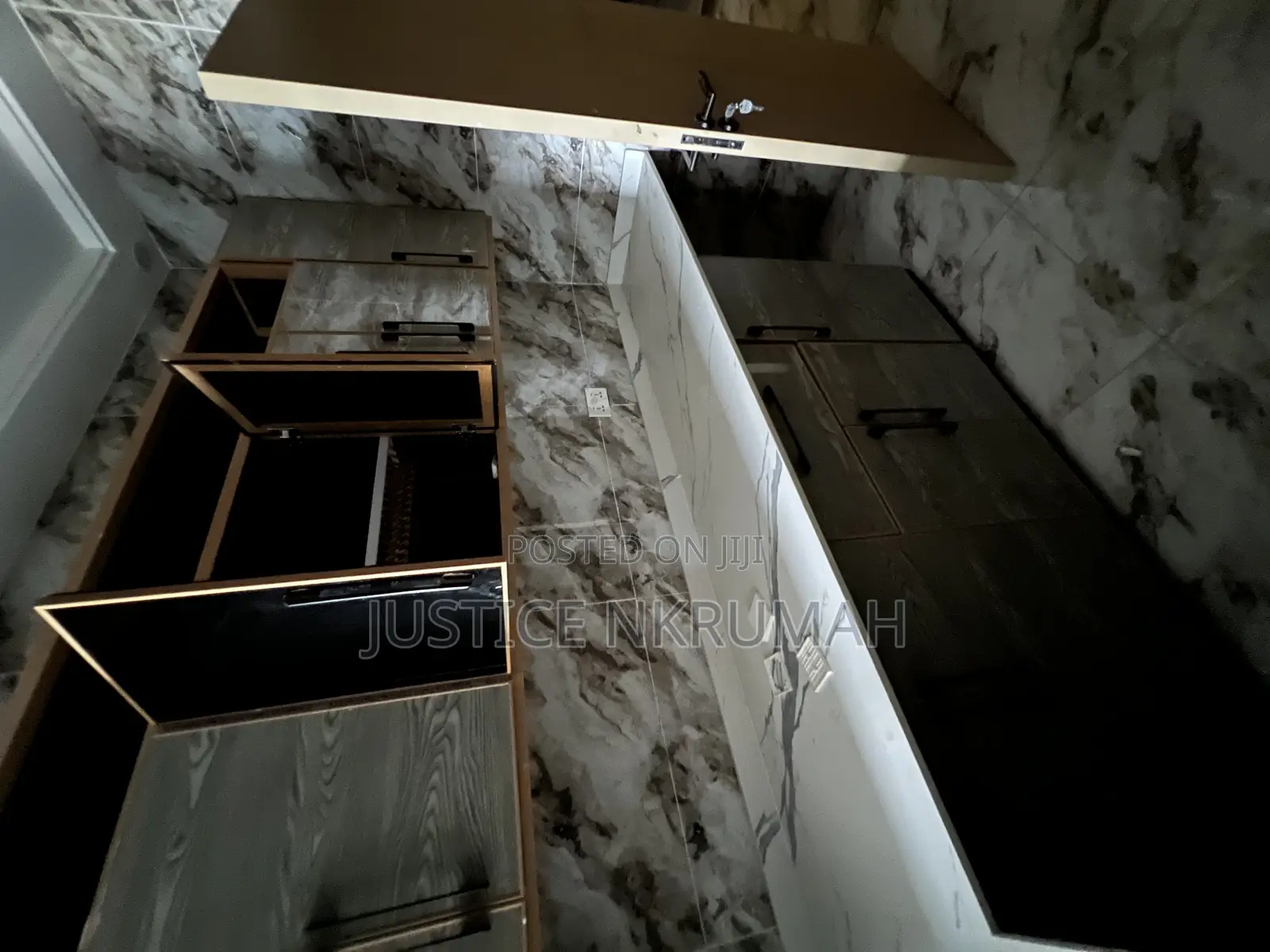 1bdrm Apartment in Mr Justice Estate, Dansoman for rent