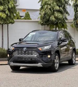 Toyota RAV4 XLE 2021 Black