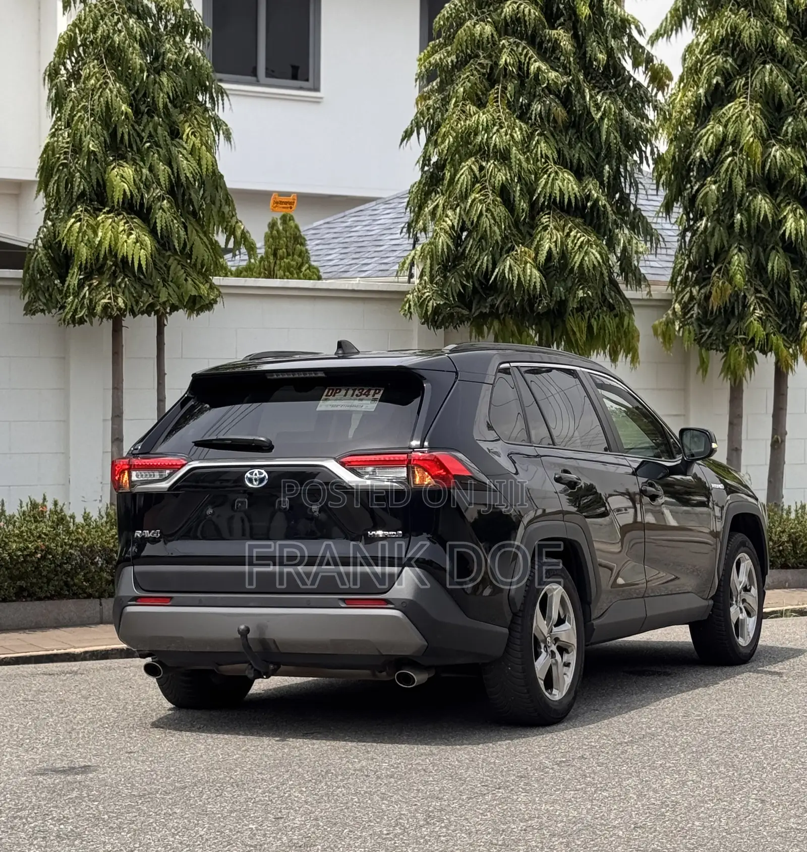 Toyota RAV4 XLE 2021 Black