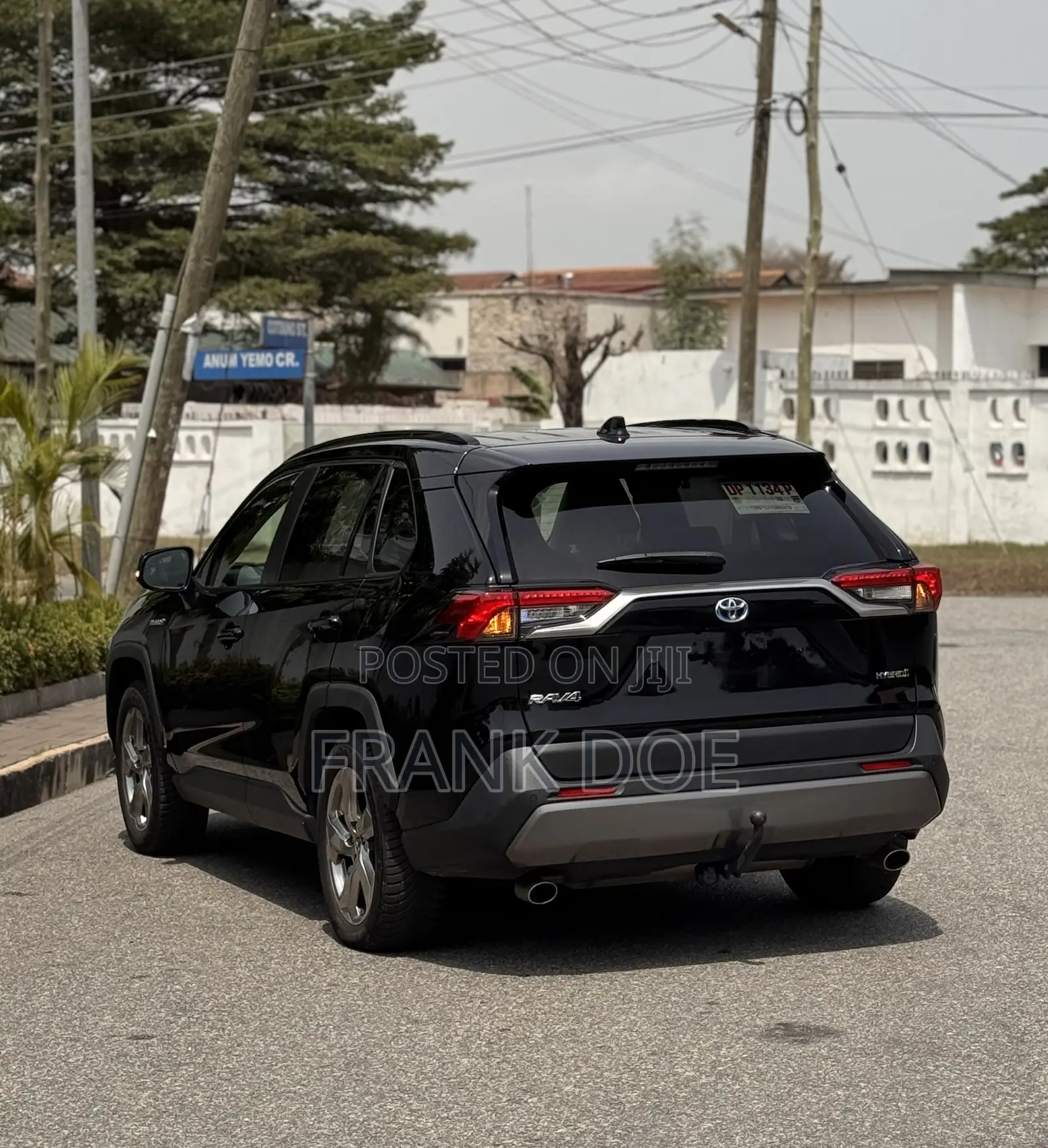 Toyota RAV4 XLE 2021 Black