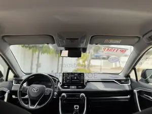 Toyota RAV4 XLE 2021 Black