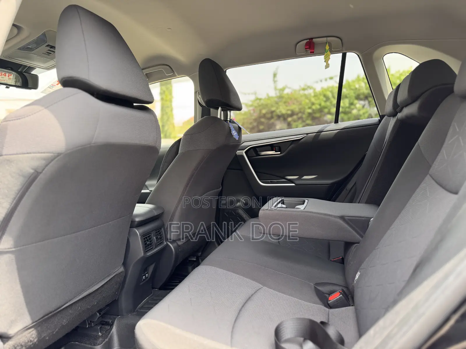 Toyota RAV4 XLE 2021 Black
