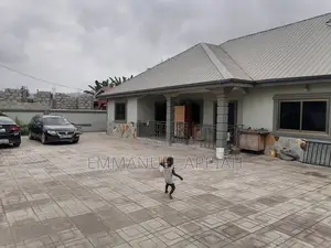 5bdrm House in Amasaman, Accra Metropolitan for sale