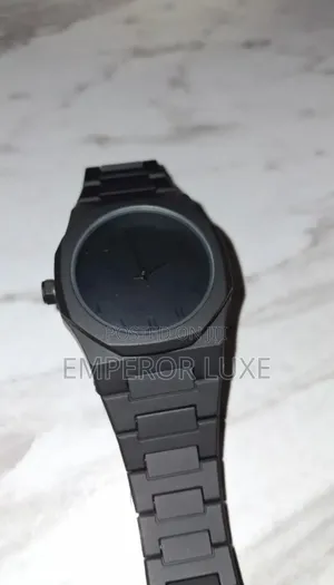 Luxury Men’S Wristwatch – Matte Black Executive Design