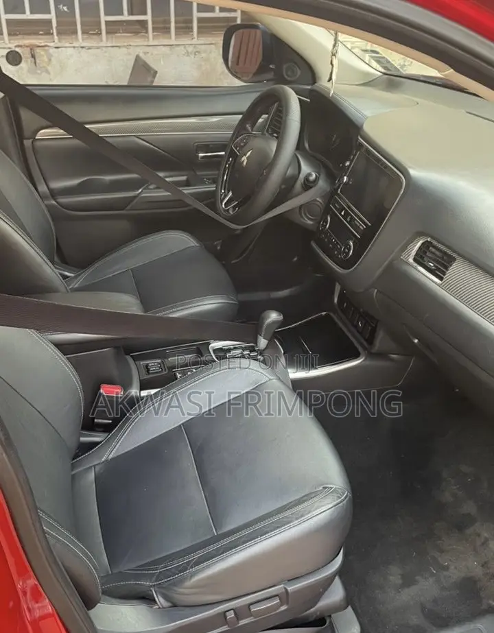 Mitsubishi Outlander 2.0 PHEV AWD 2019 Red