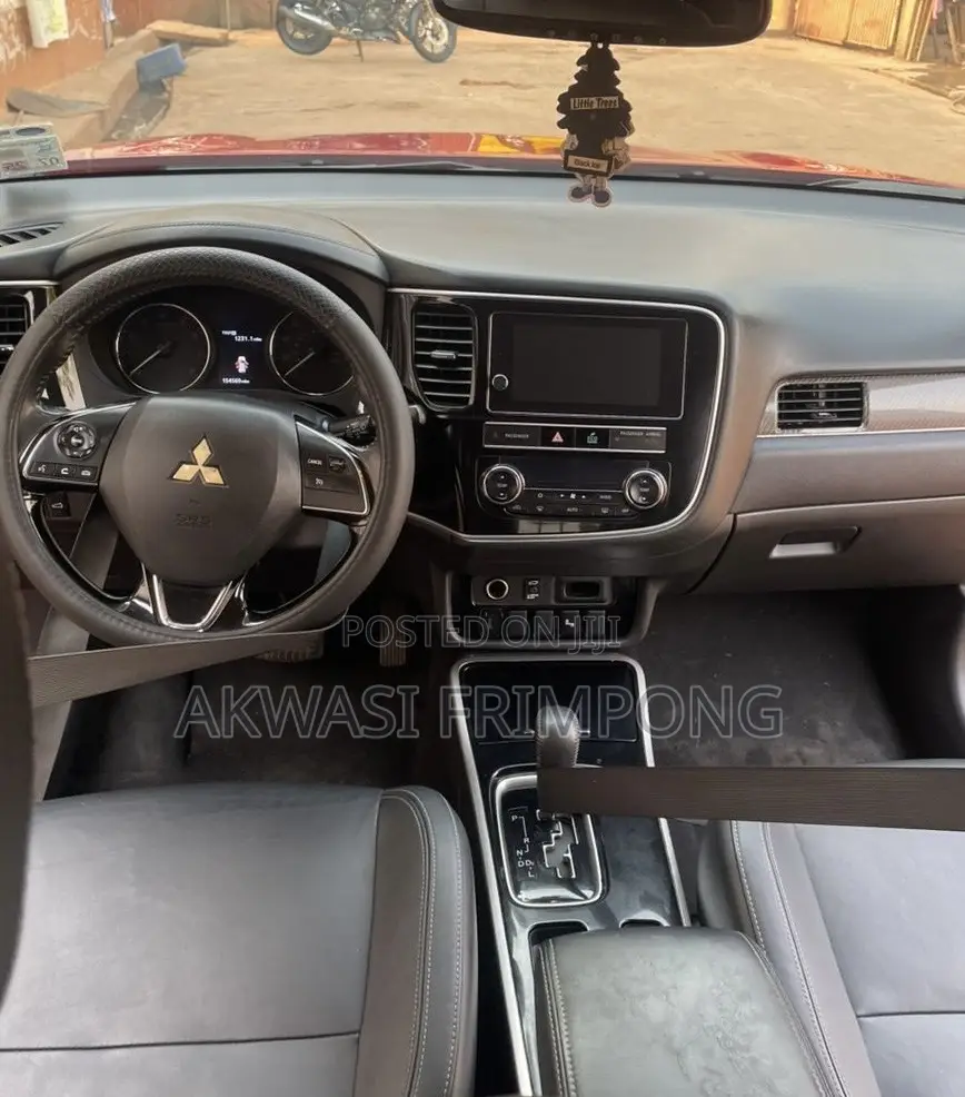 Mitsubishi Outlander 2.0 PHEV AWD 2019 Red