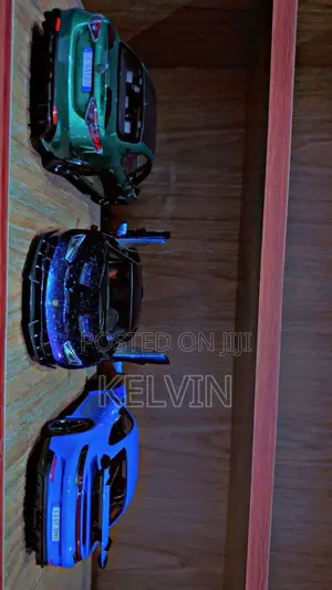 Realistic Alloy Toy Cars 1:18