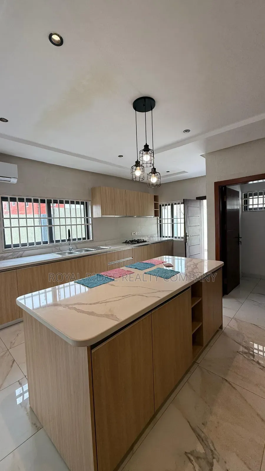 Furnished 4bdrm House in East Airport, Accra Metropolitan for rent